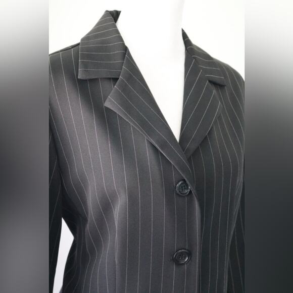 Vintage Y2K Breakin’ Loose Black Pinstripe Single Breasted Blazer - Picture 3 of 8
